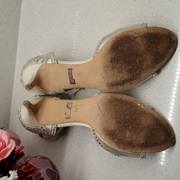 BADGLEY MISCHKA heeled sandals (sz 8.5) - Picture 7 of 8